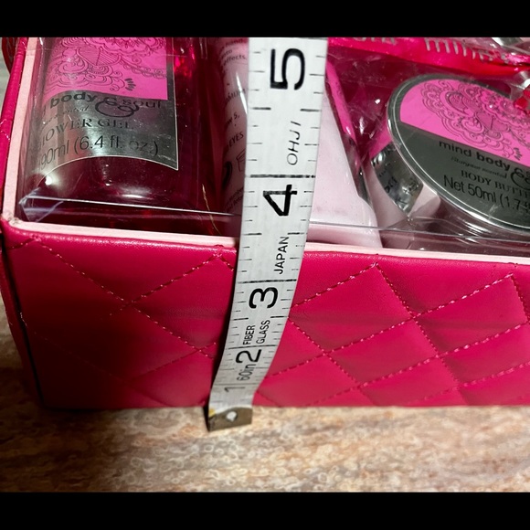 NIB Mind, body, and Soul Stargaze scented Bath and body set - Picture 9 of 16